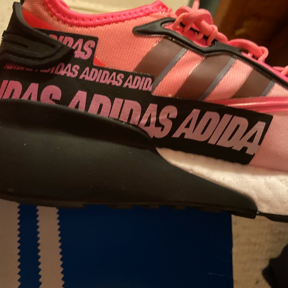 Women’s adidas - Picture 2 of 4